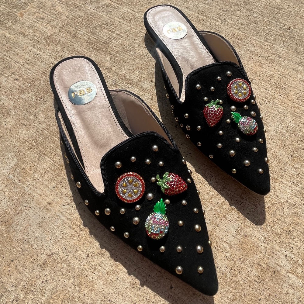 RAS. EU37 (7) Fruit-inspired Crystal Embellished Ballet Flats
